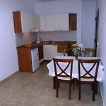 Διαμέρισμα Nikki's & Μωραΐτικα