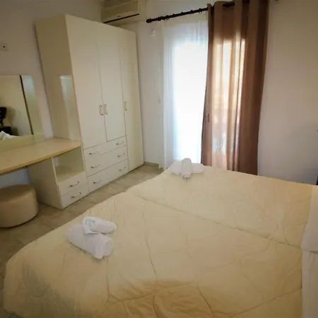 Nikki's & Apartament *