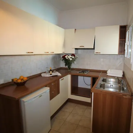 Nikki's & Apartament