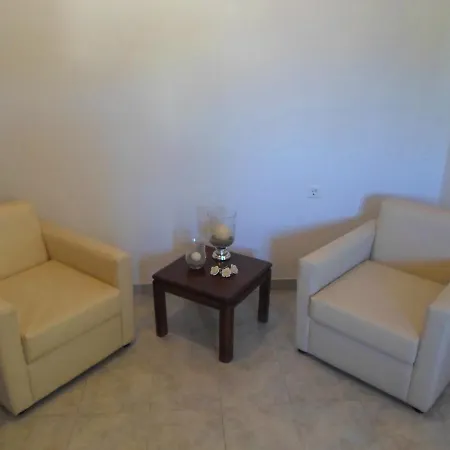 Apartament Nikki's & *