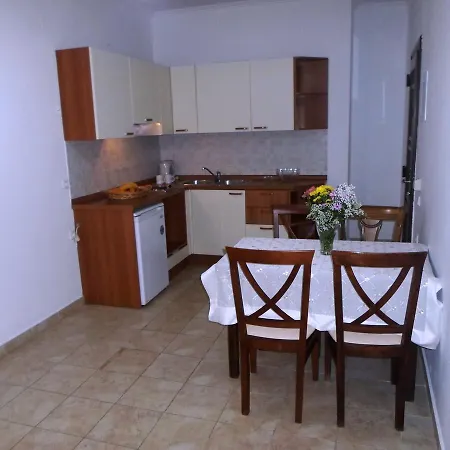 Apartament Nikki's & Moraitika