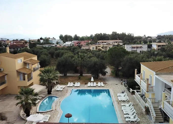 Nikki's & * Moraitika