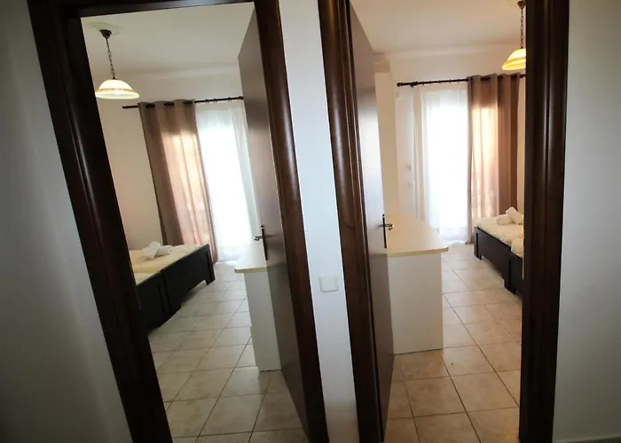 Nikki's & Apartament *
