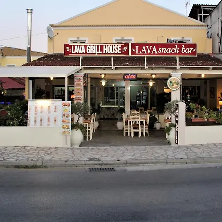 Nikki's & Апартаменты